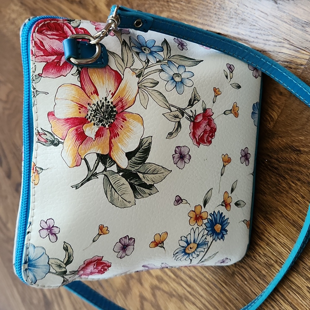 Small floral leather purse with long strap - Picture 2 of 7